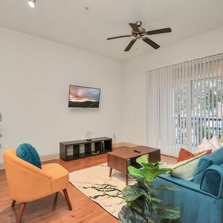 Beautiful Unit Near Med Center W/ Shopping Center Lägenhet Houston Exteriör bild