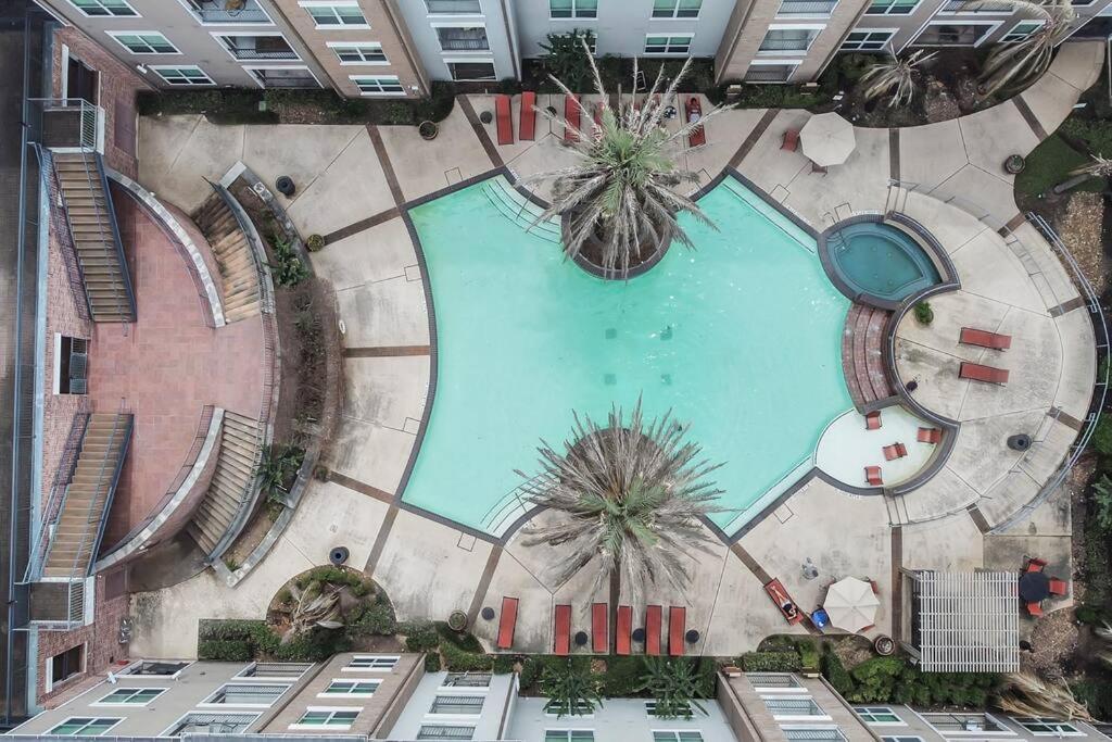 Beautiful Unit Near Med Center W/ Shopping Center Lägenhet Houston Exteriör bild