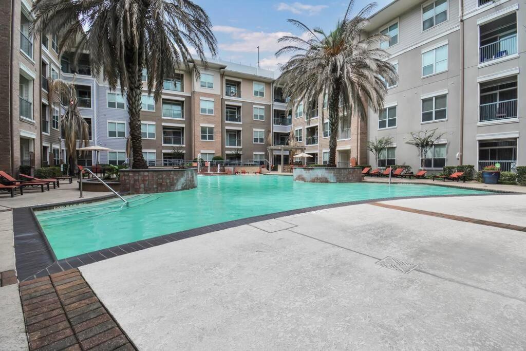 Beautiful Unit Near Med Center W/ Shopping Center Lägenhet Houston Exteriör bild